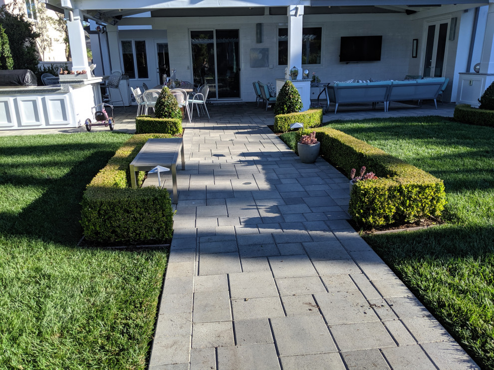 Modern/Traditional Home in Laguna Hills - Image 3