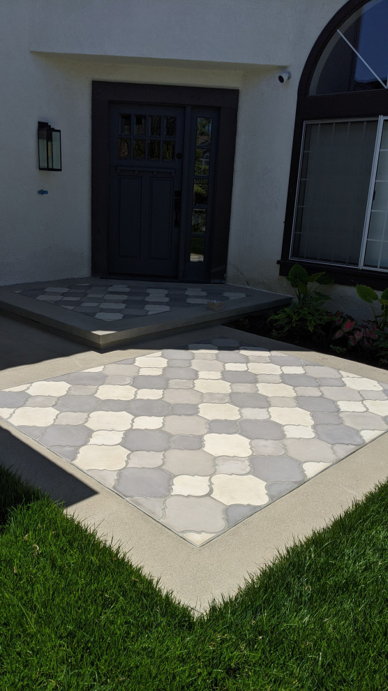 Spanish House with Modern Touch - Image 14